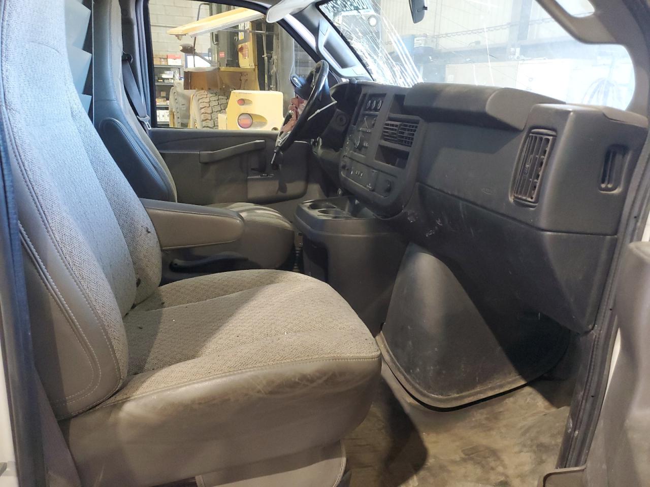2019 CHEVROLET EXPRESS G3500 photo 7