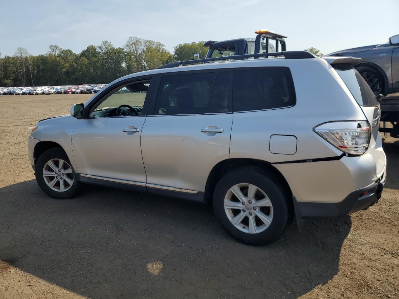 2012 TOYOTA HIGHLANDER BASE photo 2