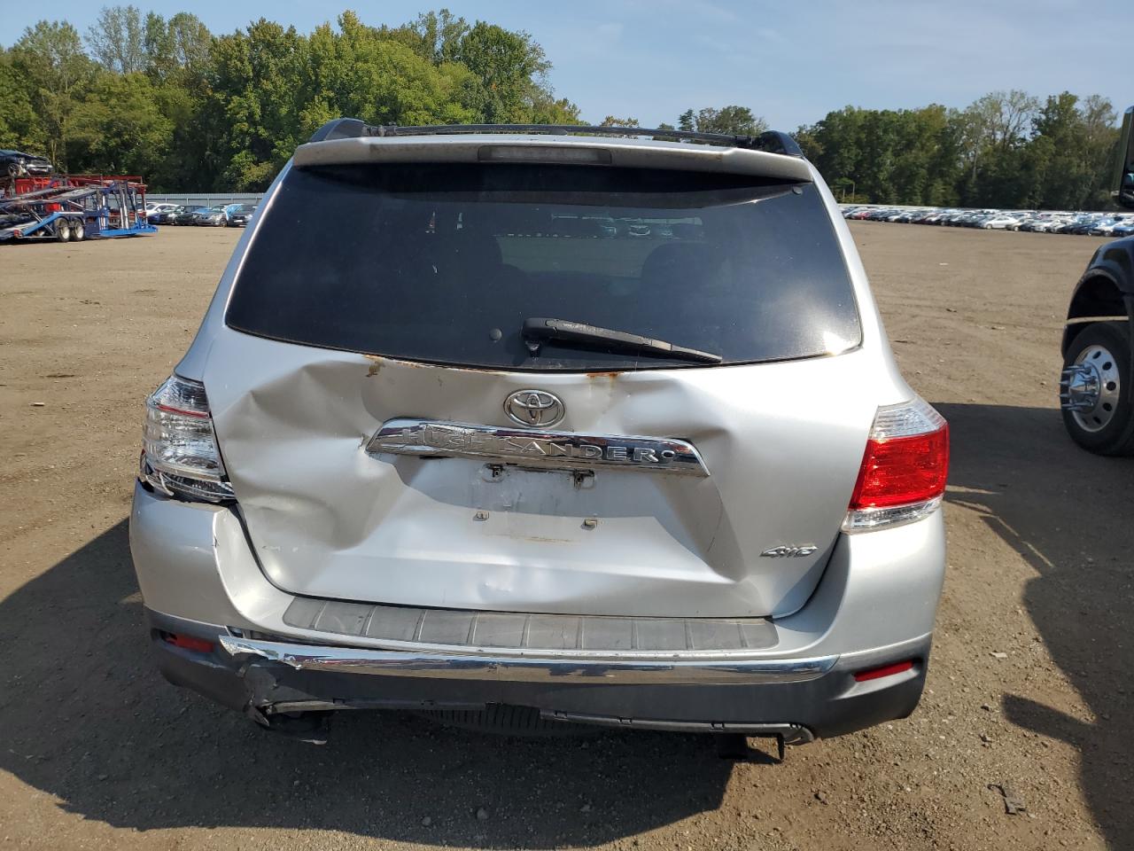 2012 TOYOTA HIGHLANDER BASE photo 6