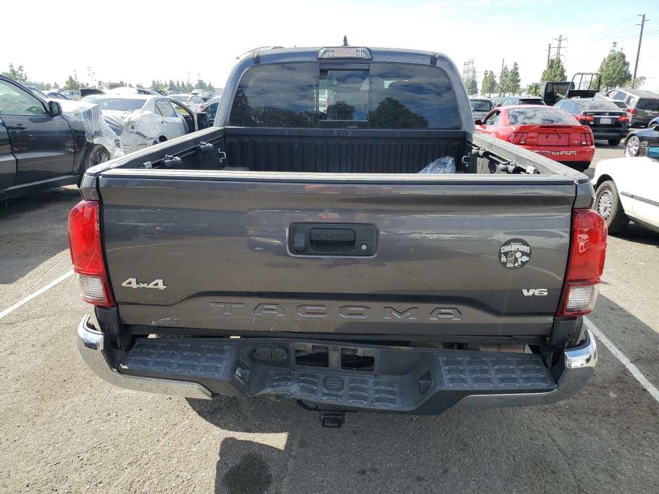 2019 TOYOTA TACOMA DOUBLE CAB photo 6