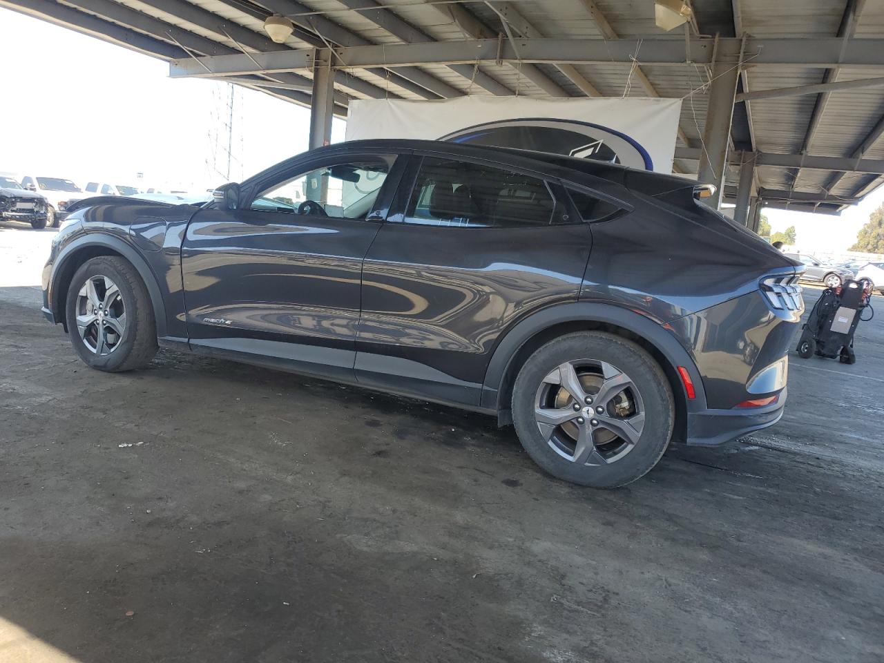 2021 FORD MUSTANG MACH-E SELECT photo 3