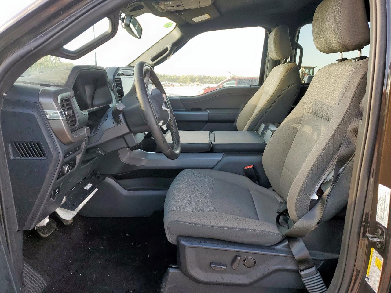 2024 FORD F150 XLT photo 7