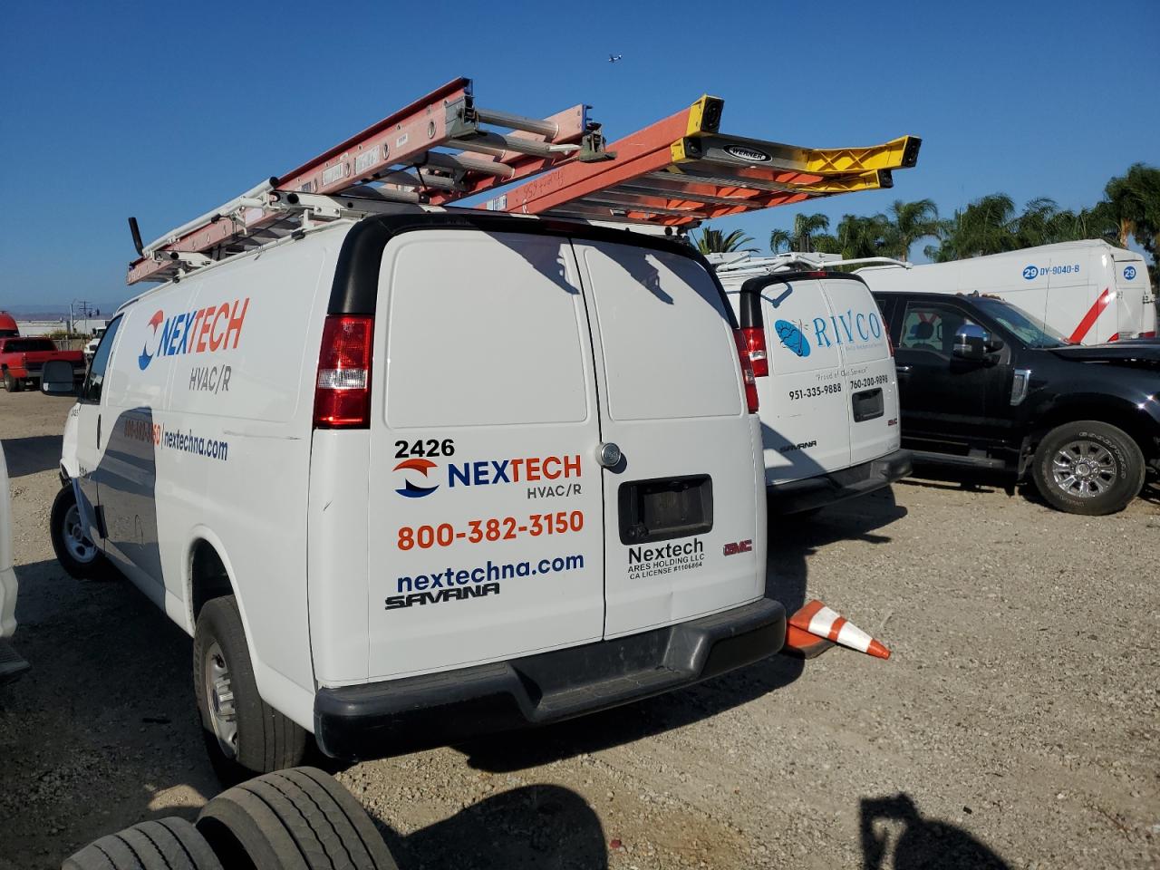 2023 GMC SAVANA G2500 UTILITY / SERVICE VAN photo 2