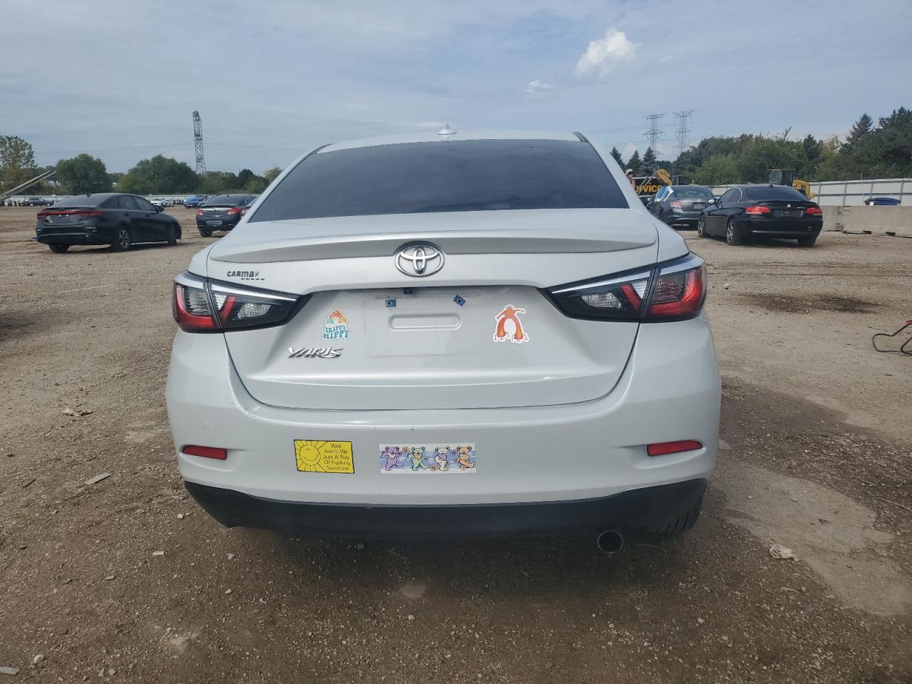 2019 TOYOTA YARIS LE photo 16