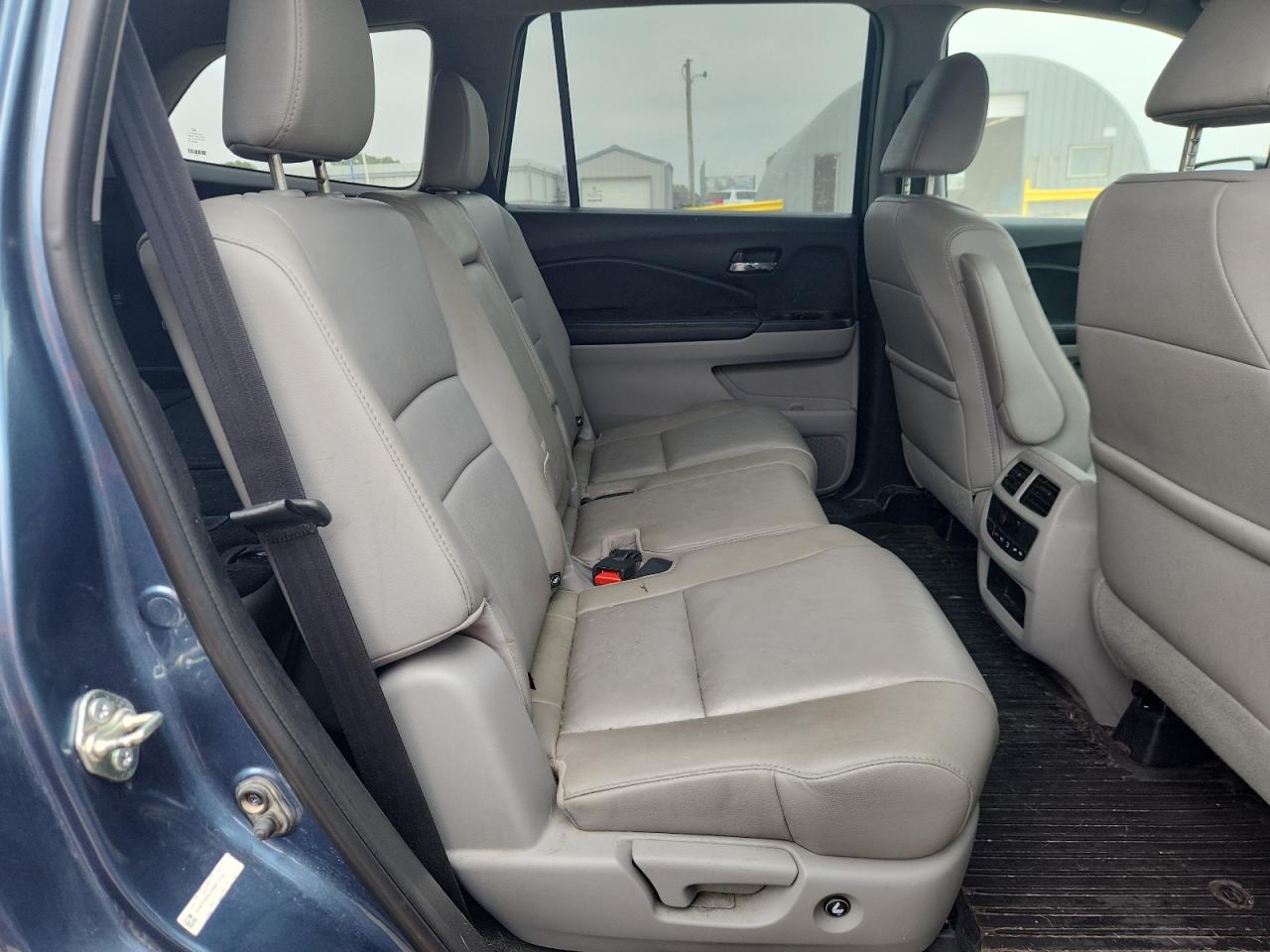 2016 HONDA PILOT EXL photo 11