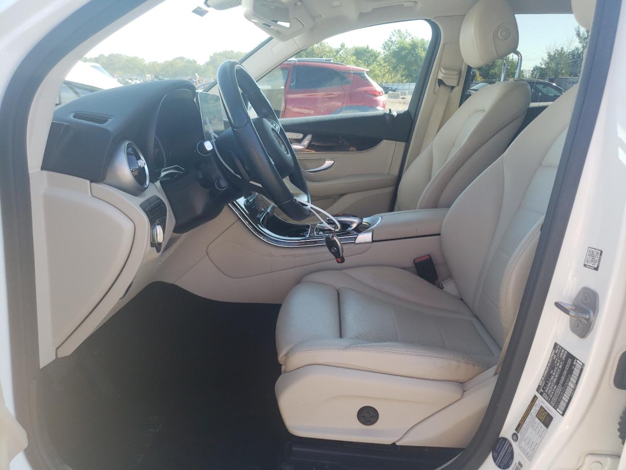 2016 MERCEDES-BENZ GLC 300 photo 25