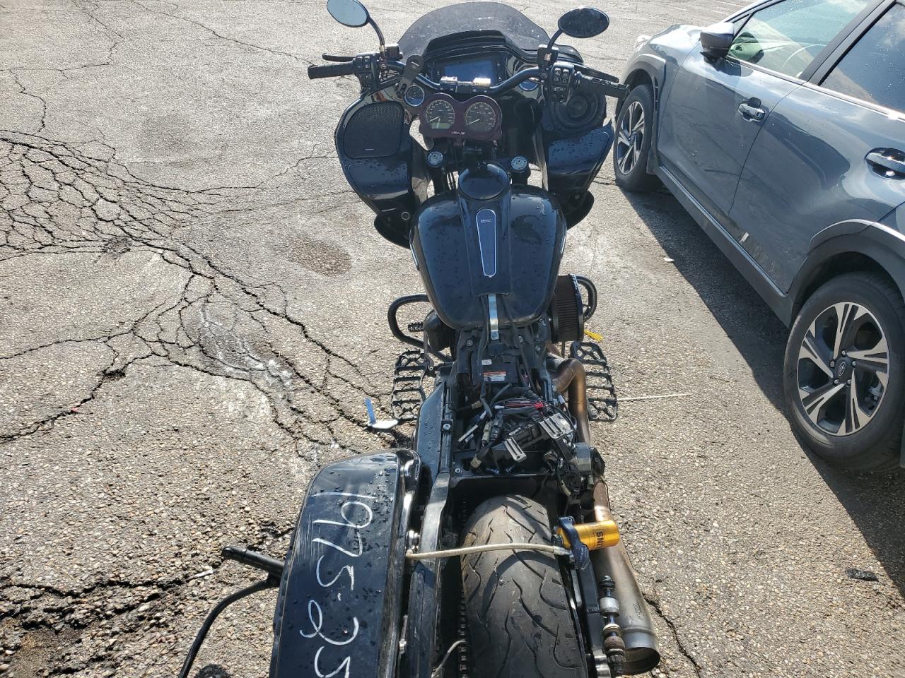 2018 HARLEY-DAVIDSON FLTRXS ROAD GLIDE SPECIAL photo 6