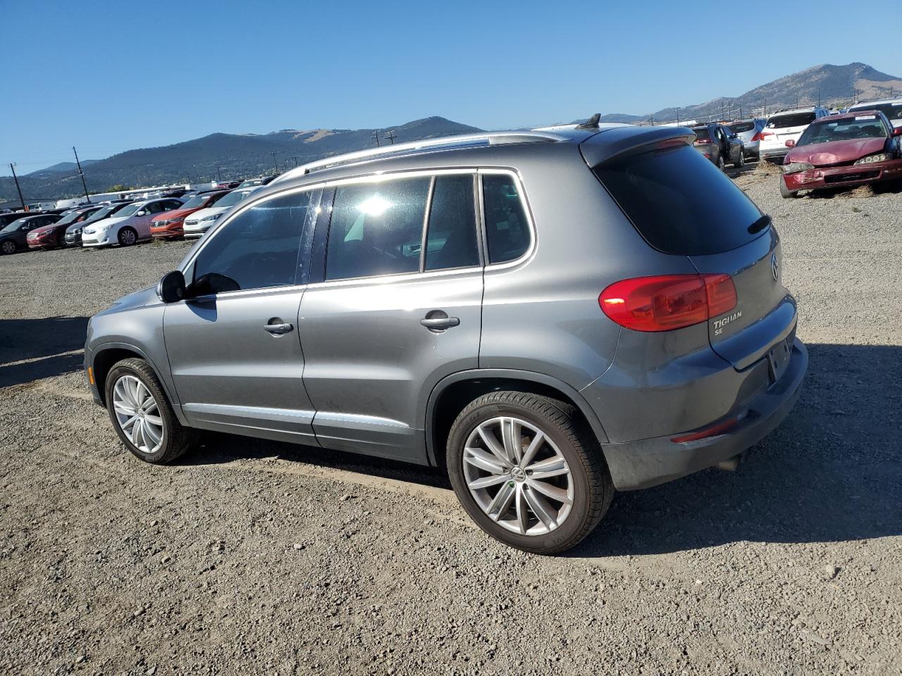 2016 VOLKSWAGEN TIGUAN S photo 3
