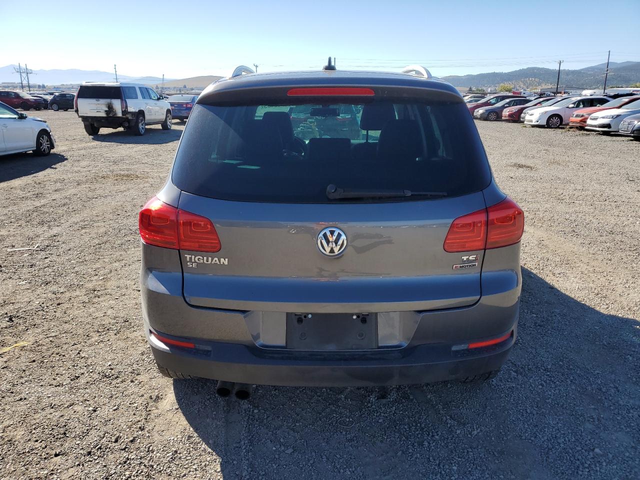 2016 VOLKSWAGEN TIGUAN S photo 11
