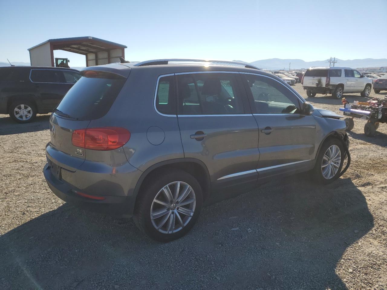 2016 VOLKSWAGEN TIGUAN S photo 5