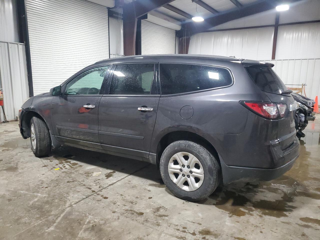 2014 CHEVROLET TRAVERSE LS photo 3