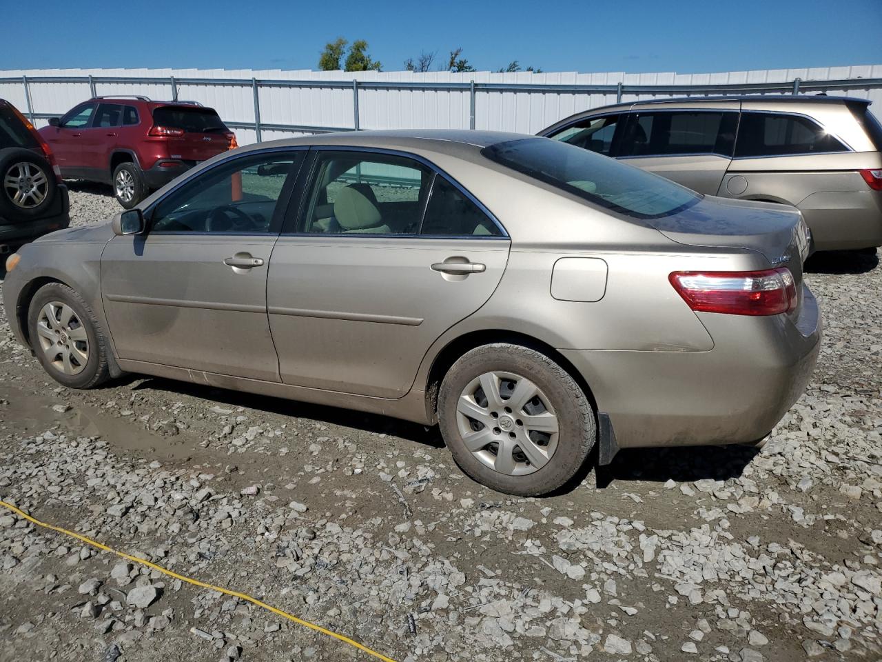 2007 TOYOTA CAMRY LE photo 2
