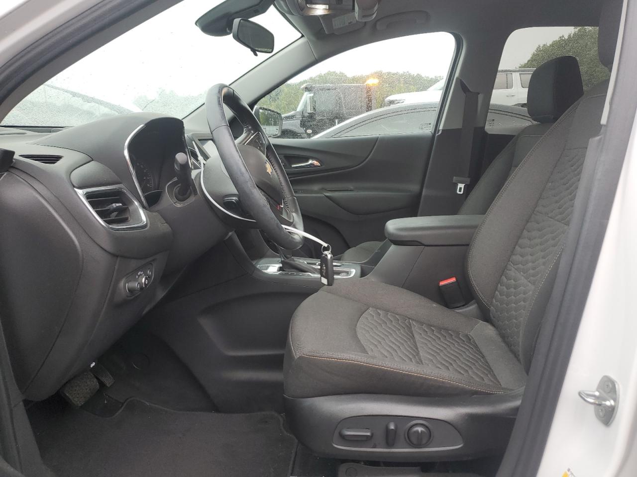 2020 CHEVROLET EQUINOX LT photo 13