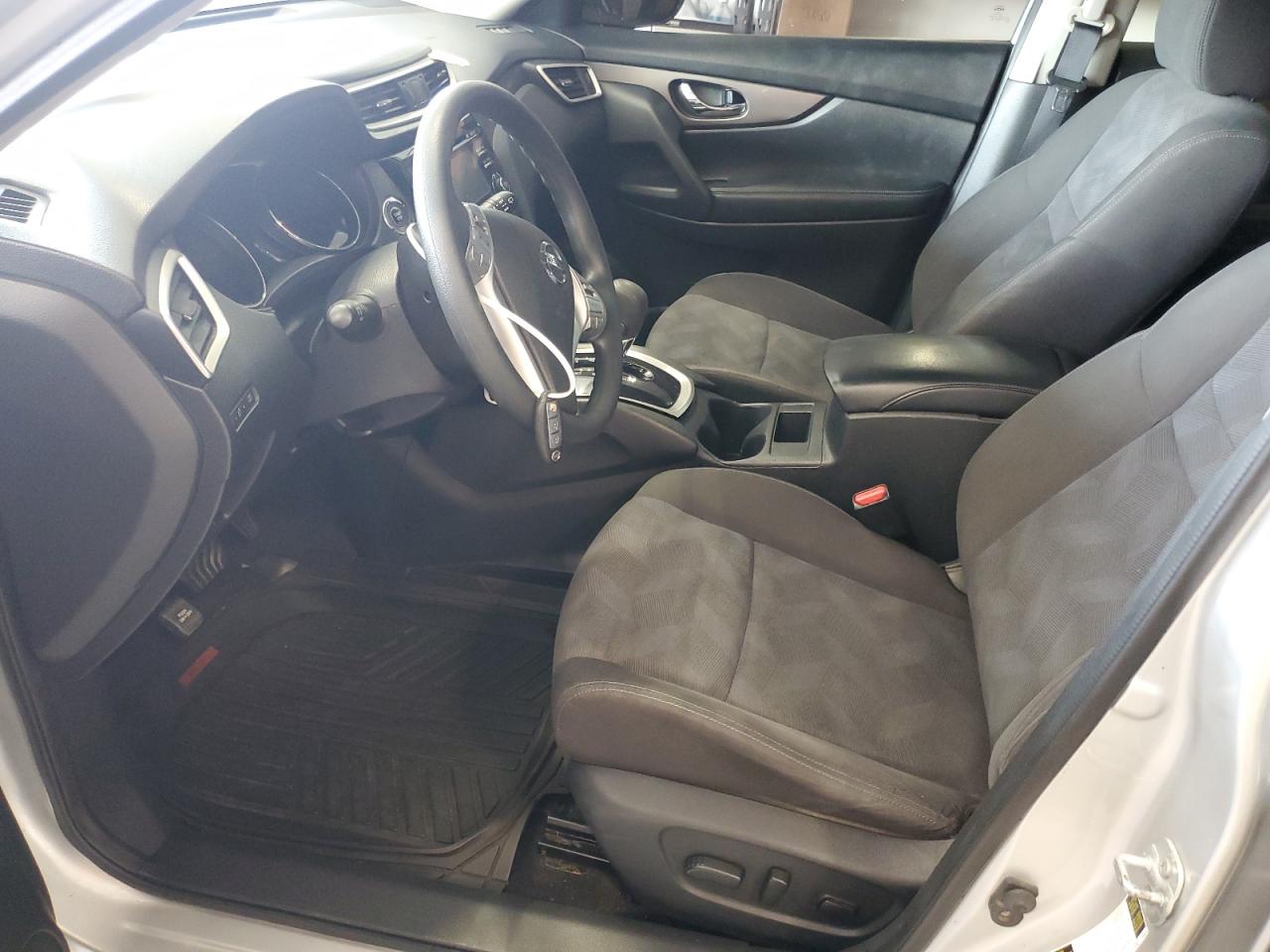 2016 NISSAN ROGUE S photo 19