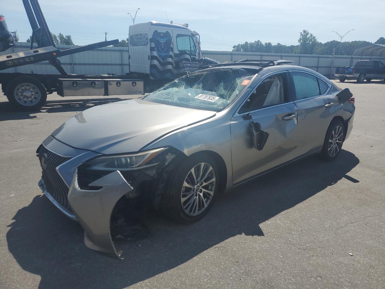 2019 LEXUS ES