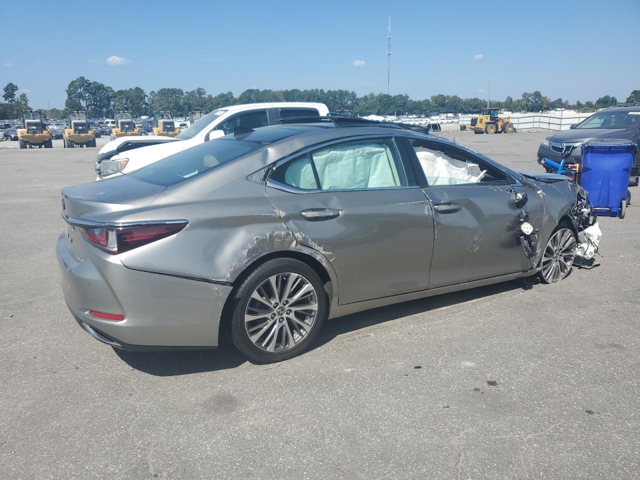 2019 LEXUS ES 350 photo 3