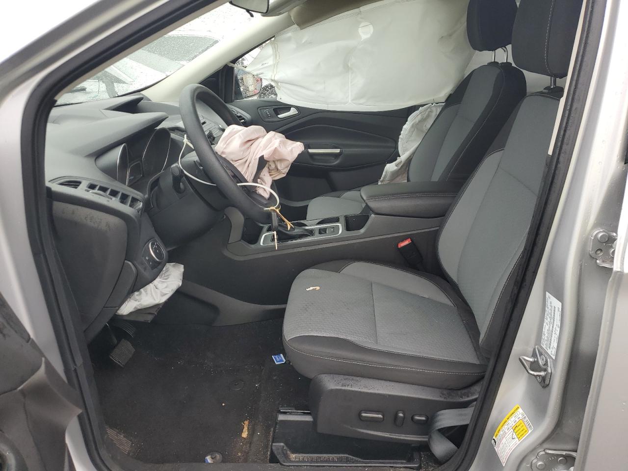 2017 FORD ESCAPE SE photo 19