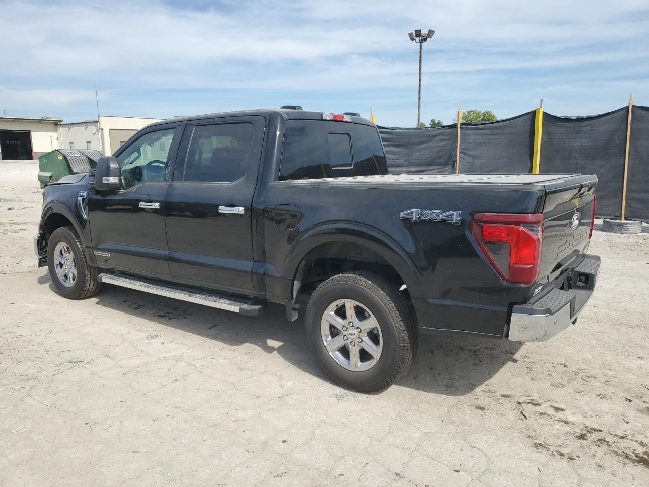2025 FORD F150 XLT photo 2