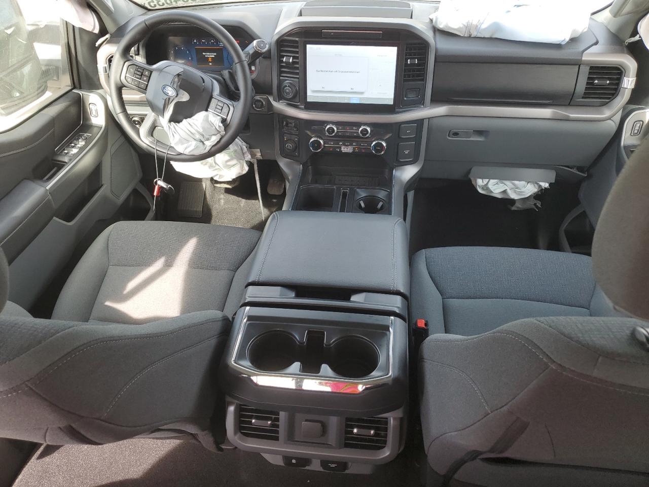 2025 FORD F150 XLT photo 8