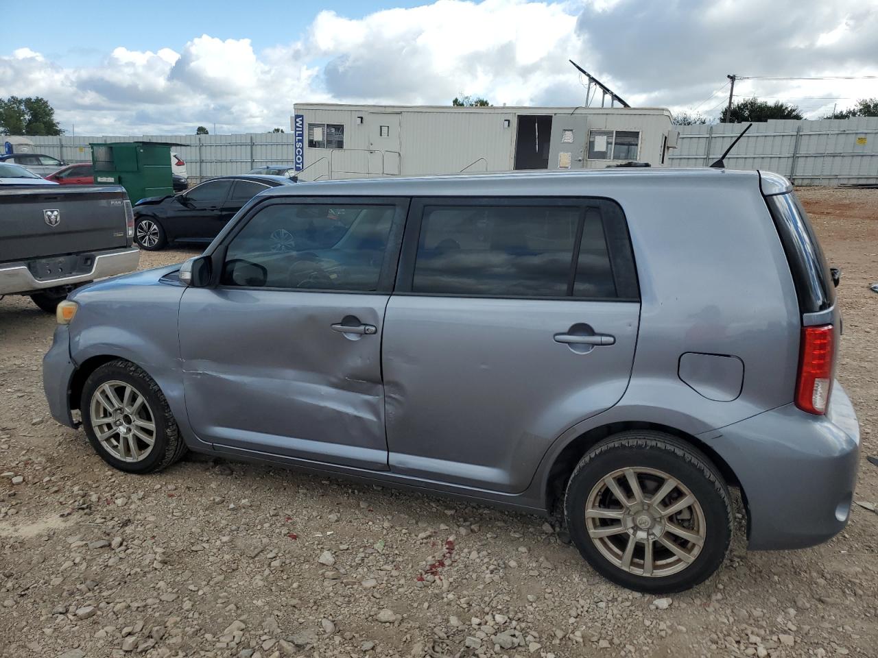 2011 TOYOTA SCION XB photo 3