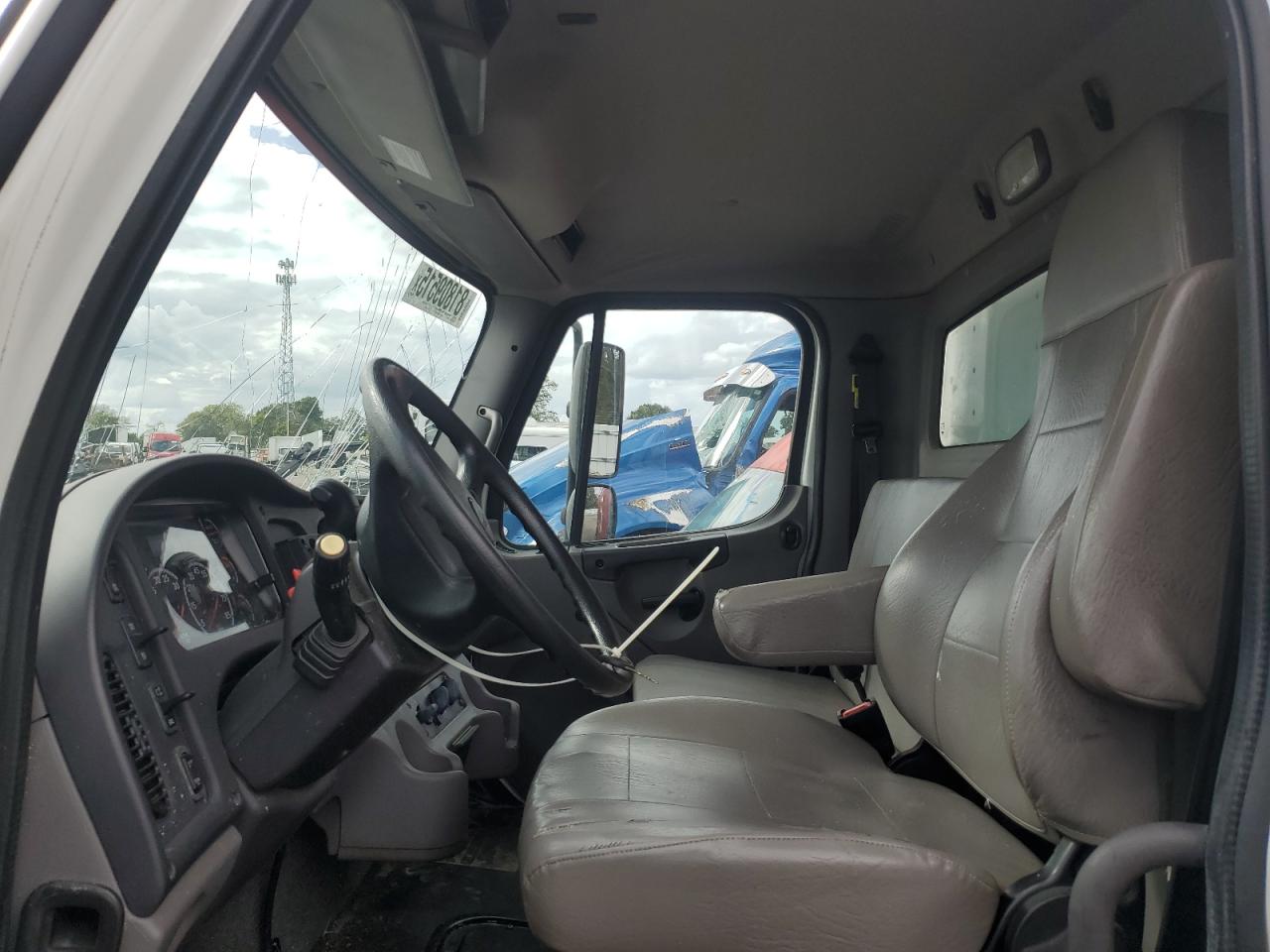 2020 FREIGHTLINER M2 106 MEDIUM DUTY photo 7
