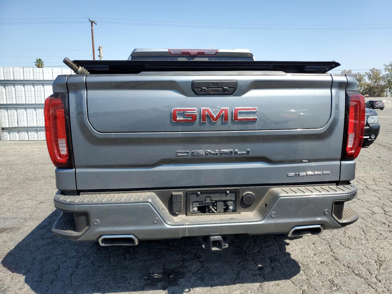 2020 GMC SIERRA photo 11