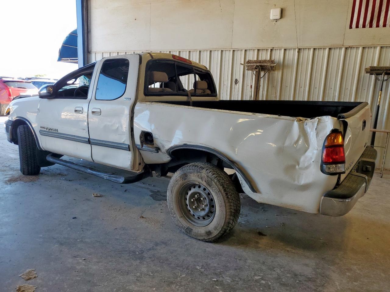 2001 TOYOTA TUNDRA photo 3