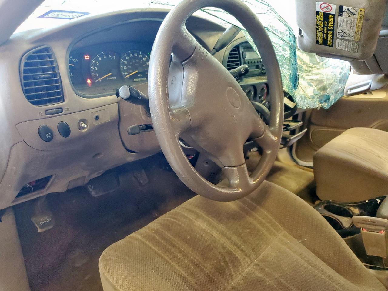2001 TOYOTA TUNDRA photo 15