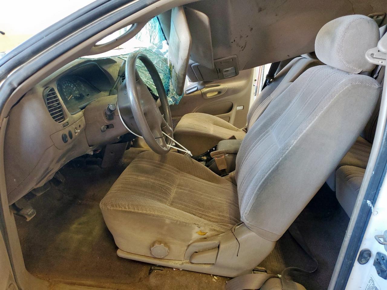 2001 TOYOTA TUNDRA photo 13