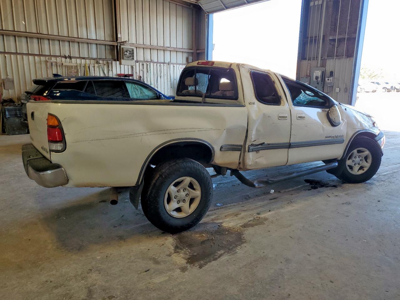 2001 TOYOTA TUNDRA photo 5