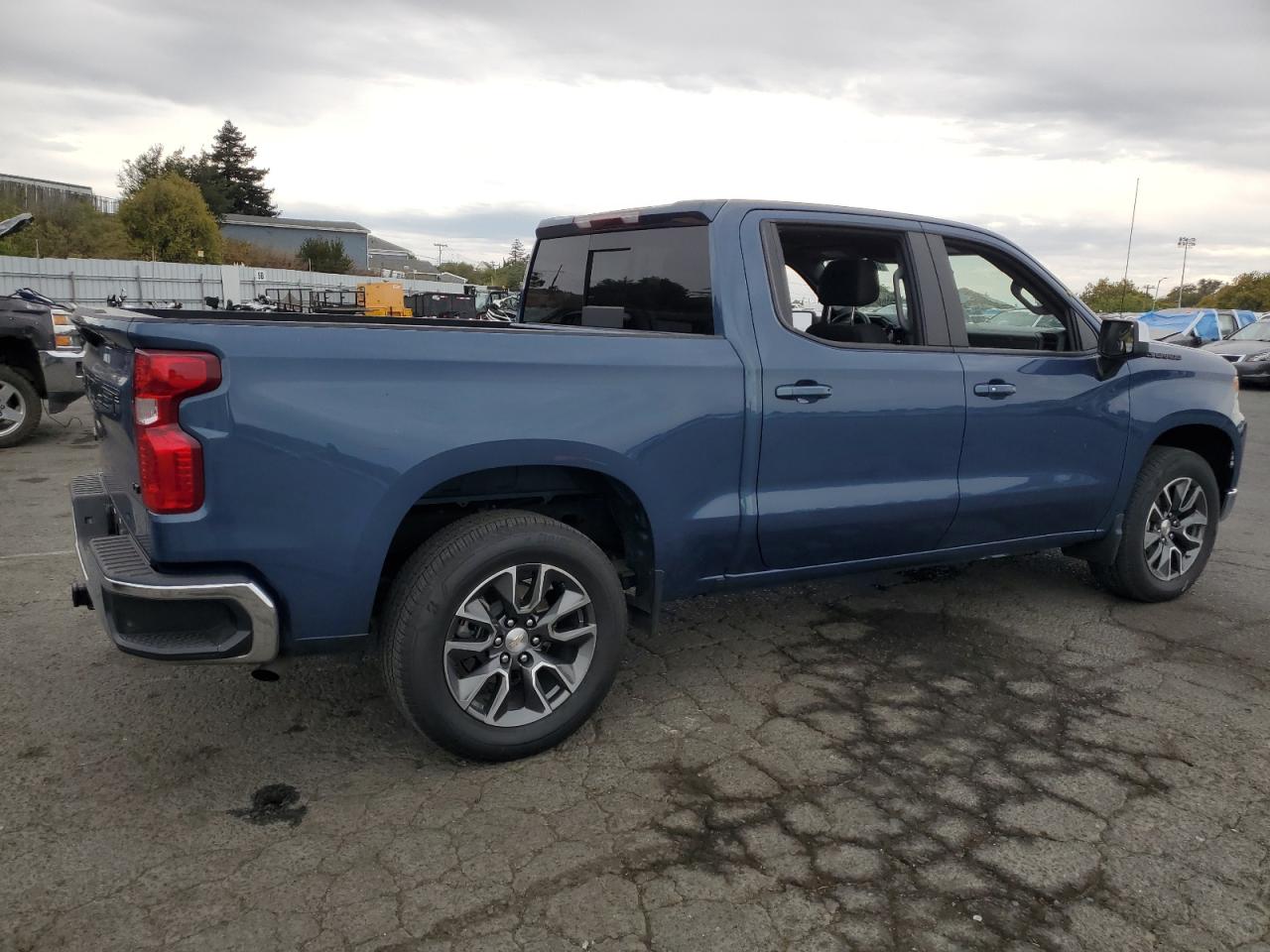 2024 CHEVROLET SILVERADO photo 5