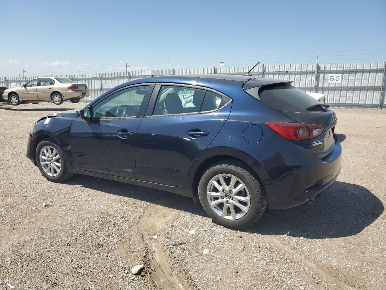 2017 MAZDA 3 SPORT photo 3