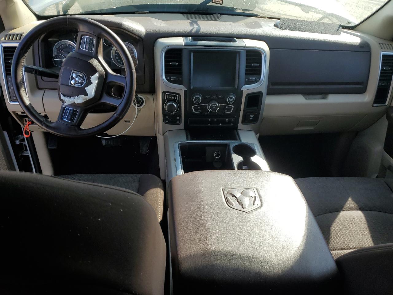 2014 RAM 1500 SLT photo 22