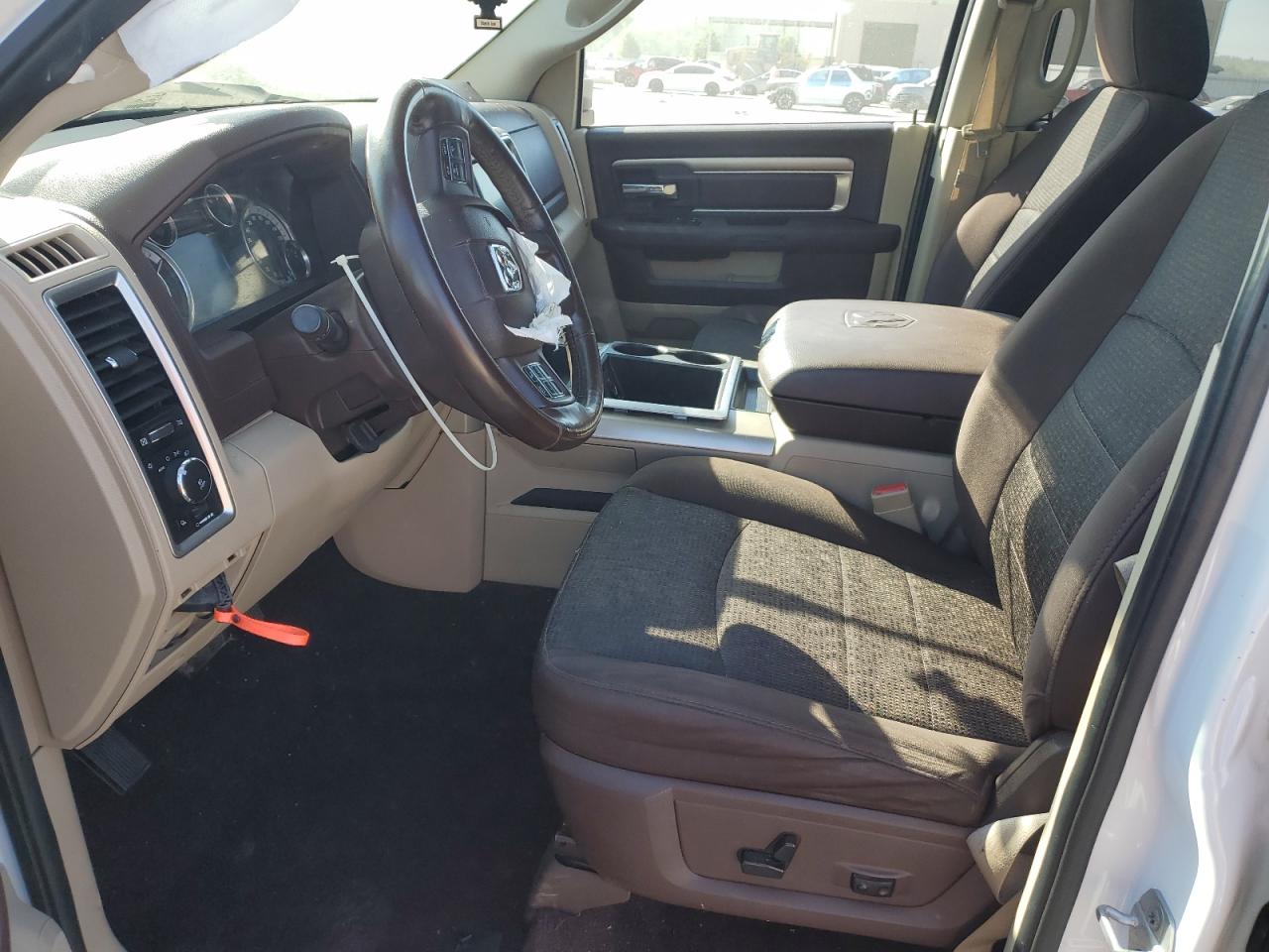 2014 RAM 1500 SLT photo 19