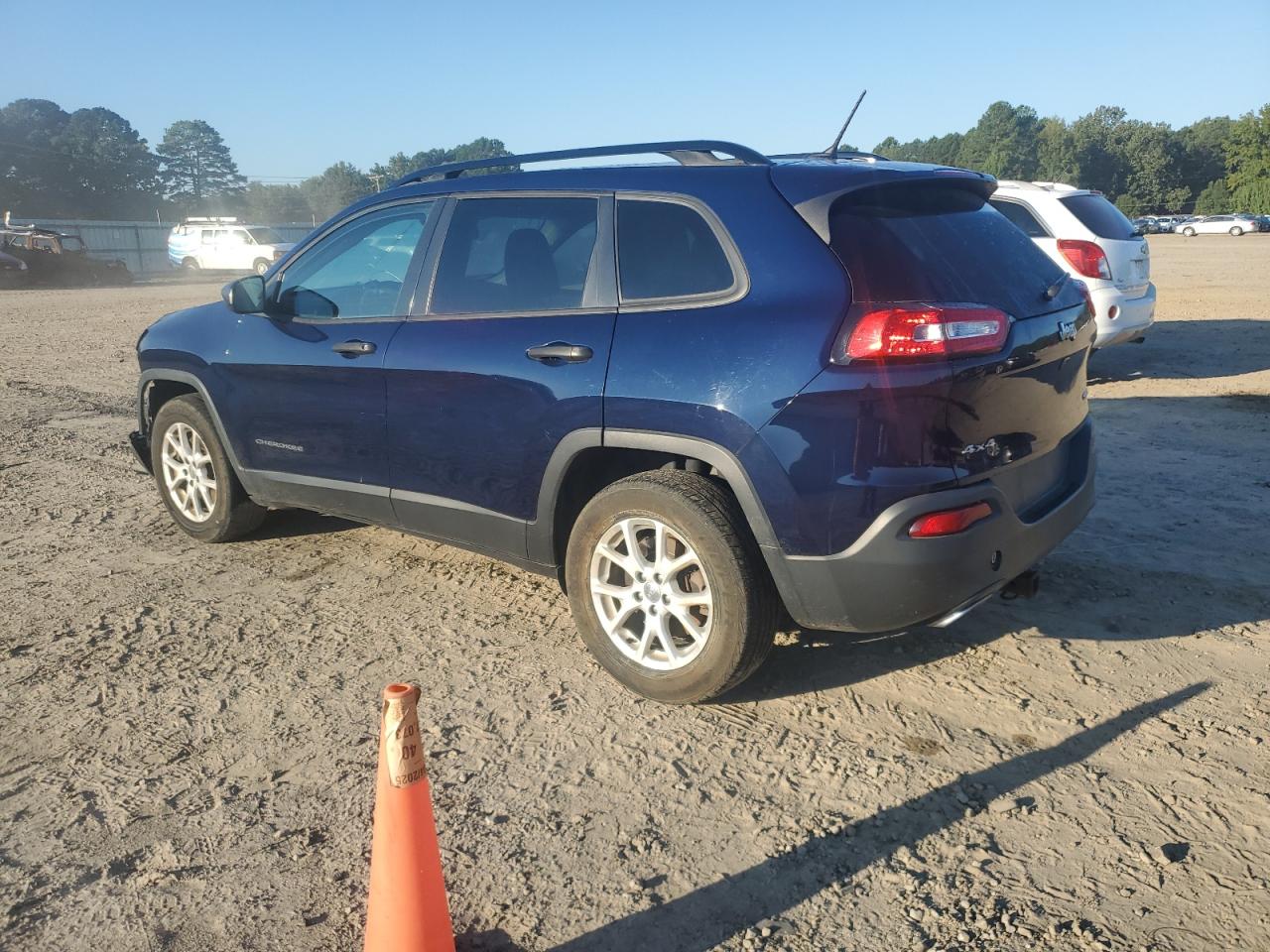 2016 JEEP CHEROKEE SPORT photo 2