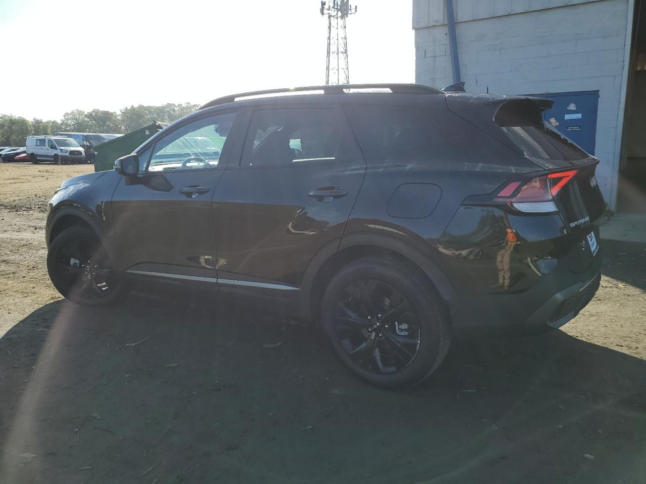 2023 KIA SPORTAGE X LINE photo 3