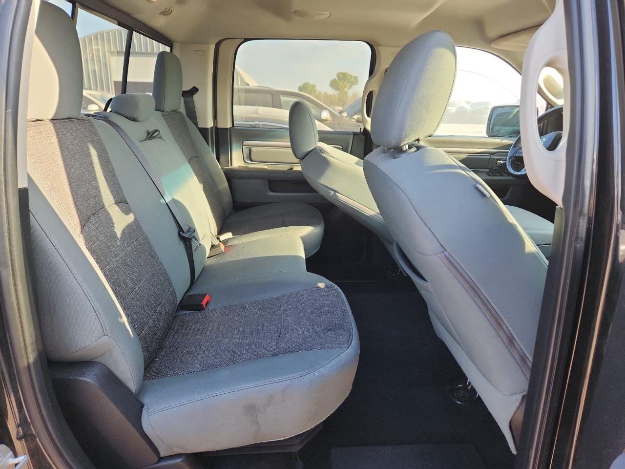 2016 RAM 1500 SLT photo 10