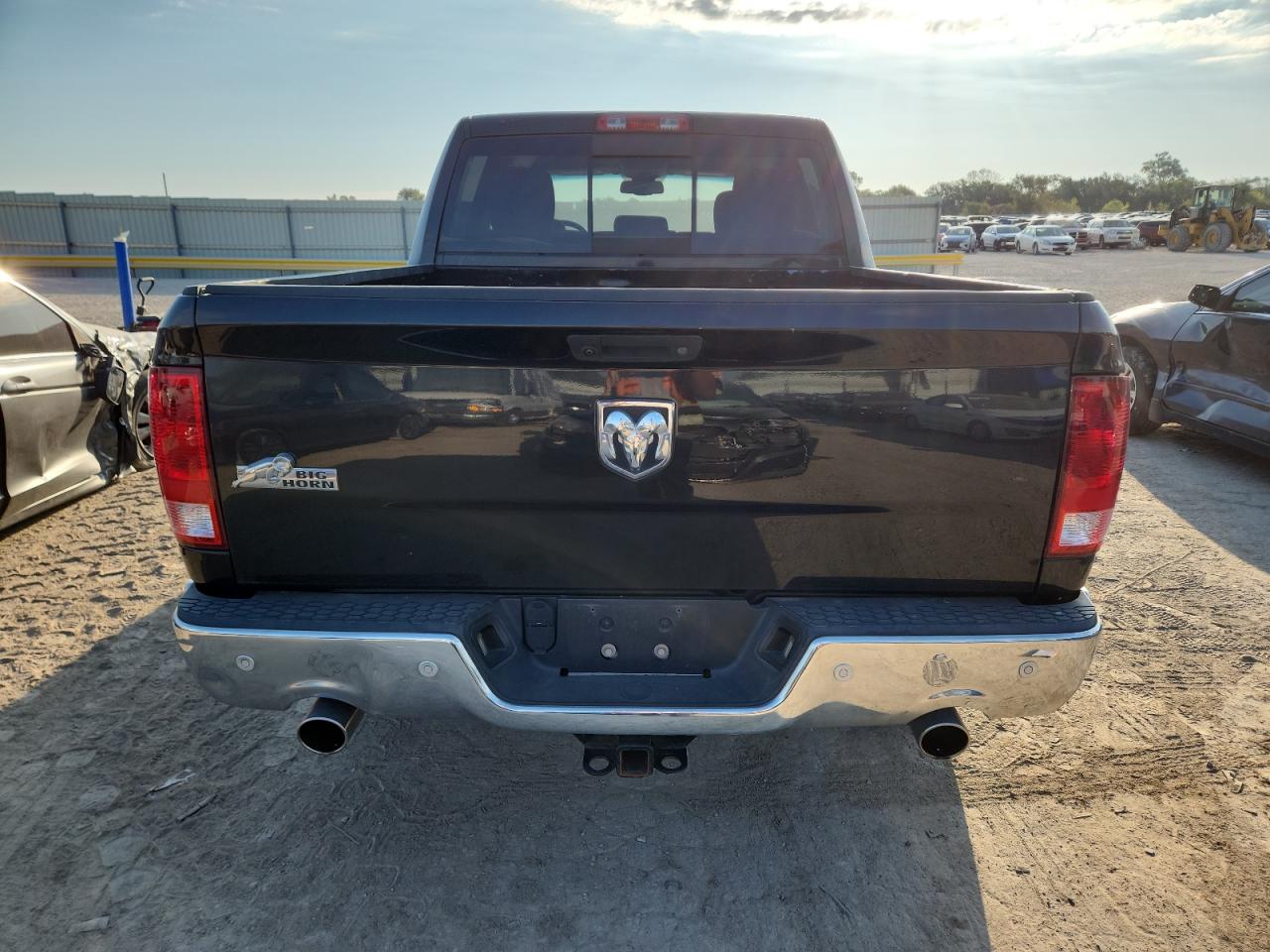 2016 RAM 1500 SLT photo 6