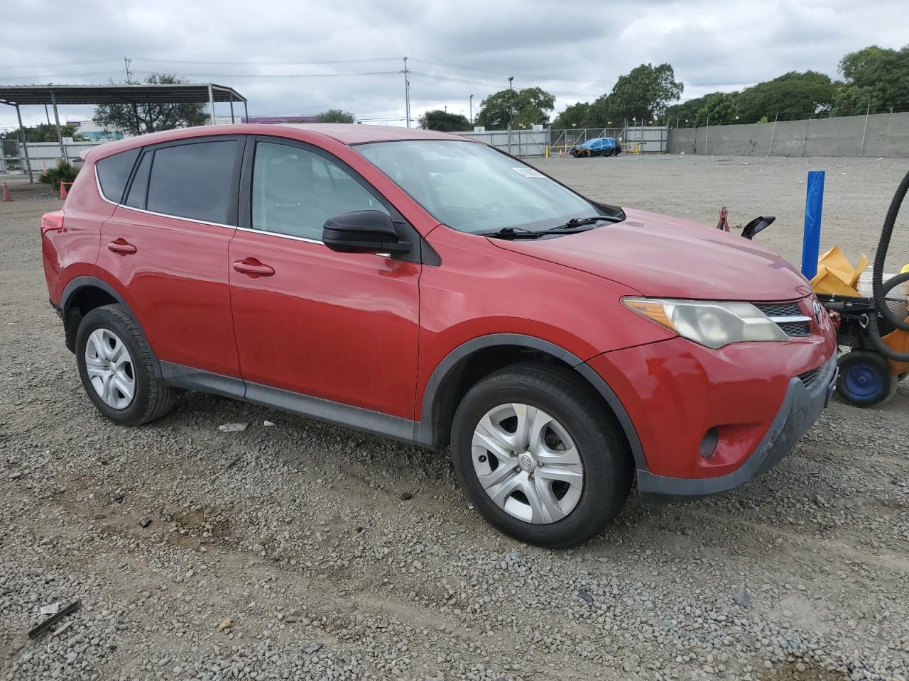 2014 TOYOTA RAV4 LE photo 4