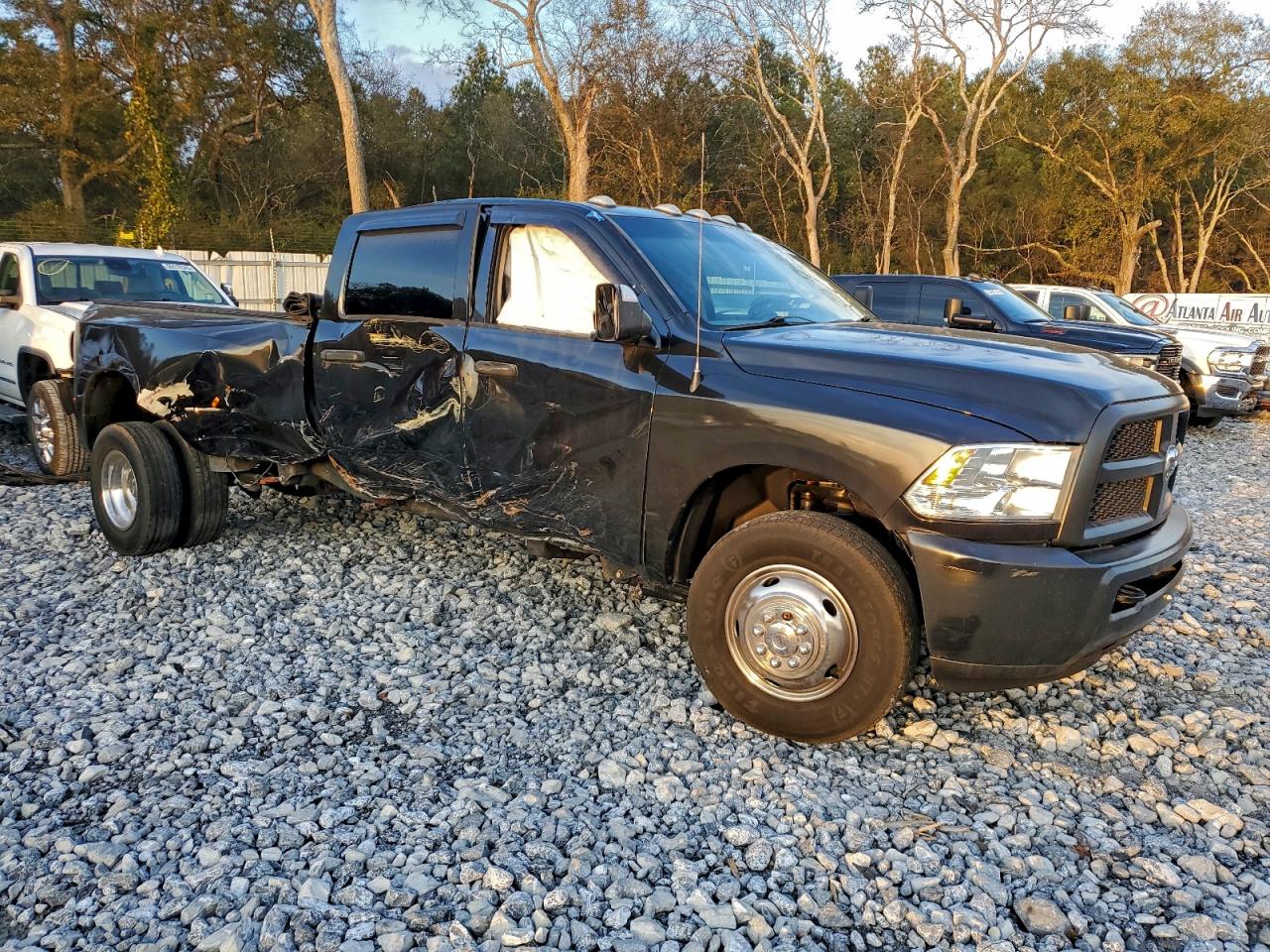 2018 RAM 3500 ST photo 10