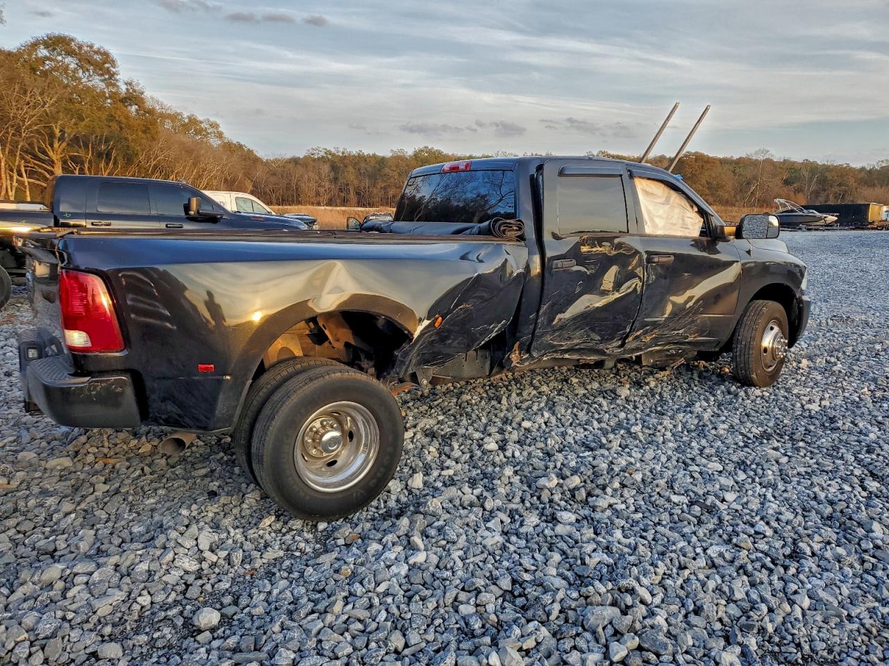 2018 RAM 3500 ST photo 7