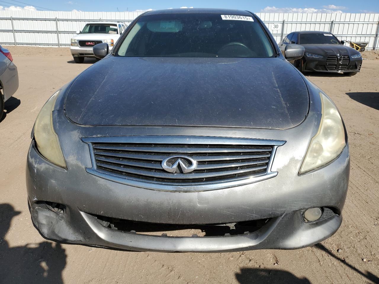 2011 INFINITI G37 photo 9