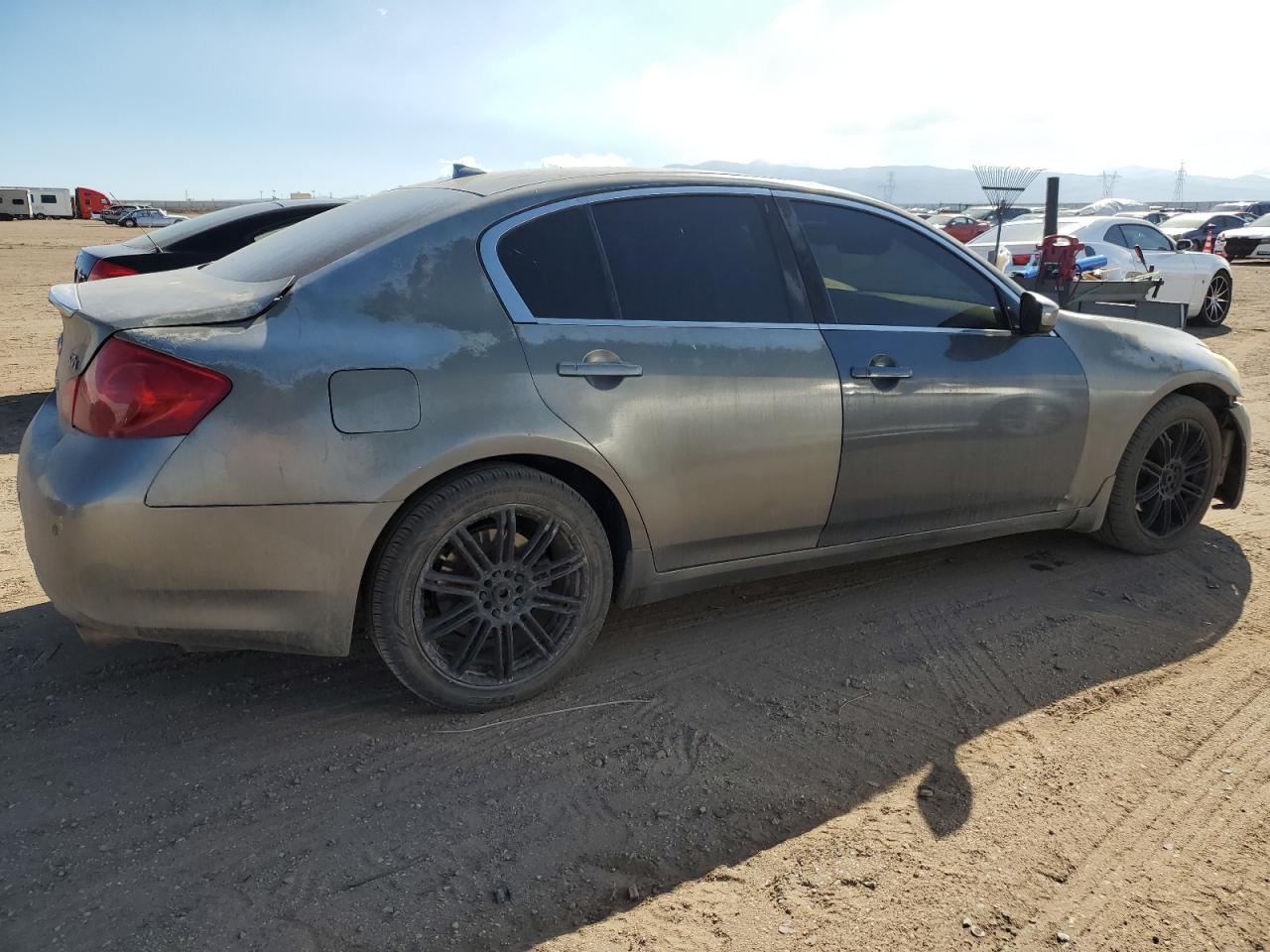 2011 INFINITI G37 photo 5