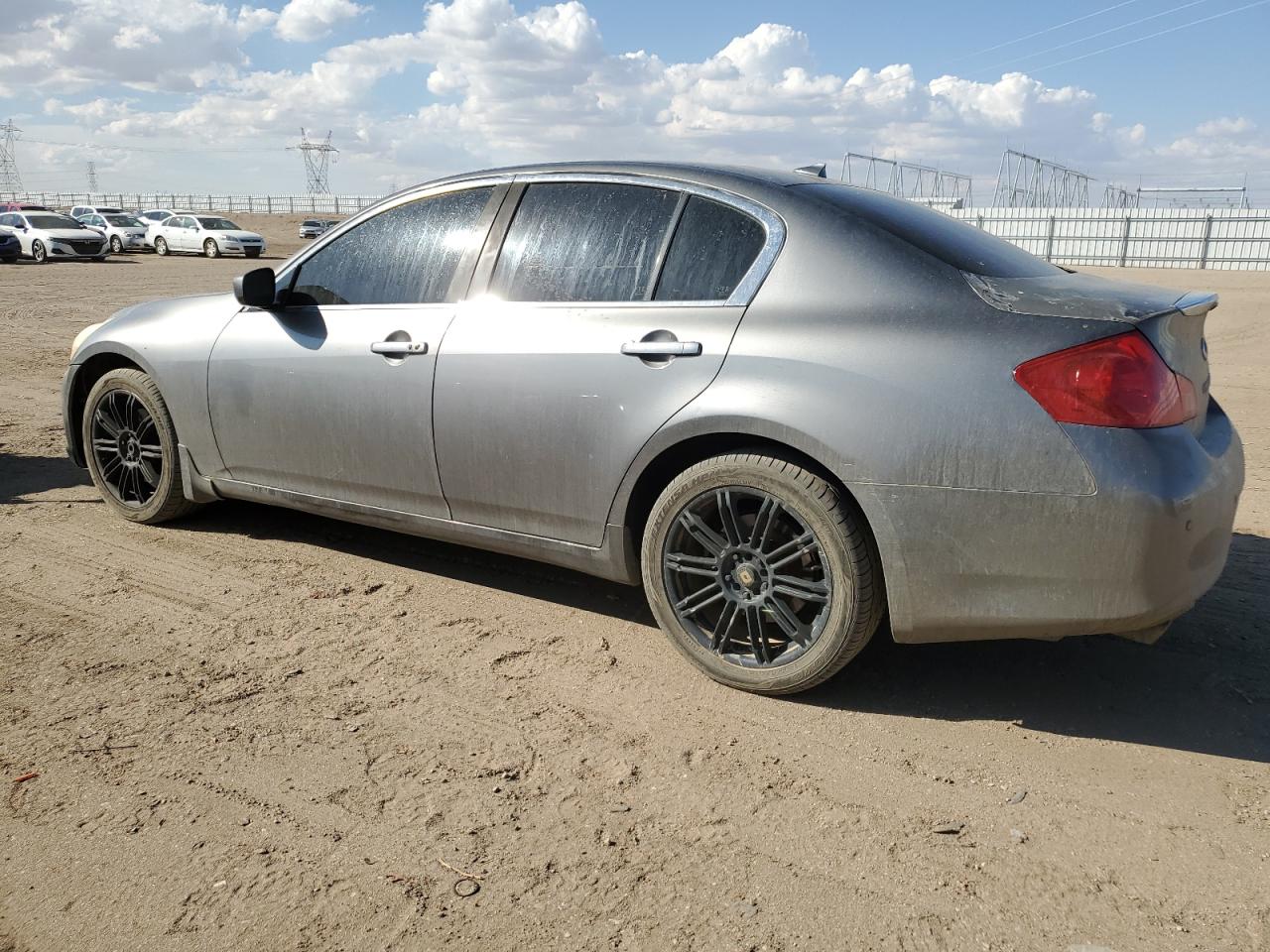 2011 INFINITI G37 photo 3