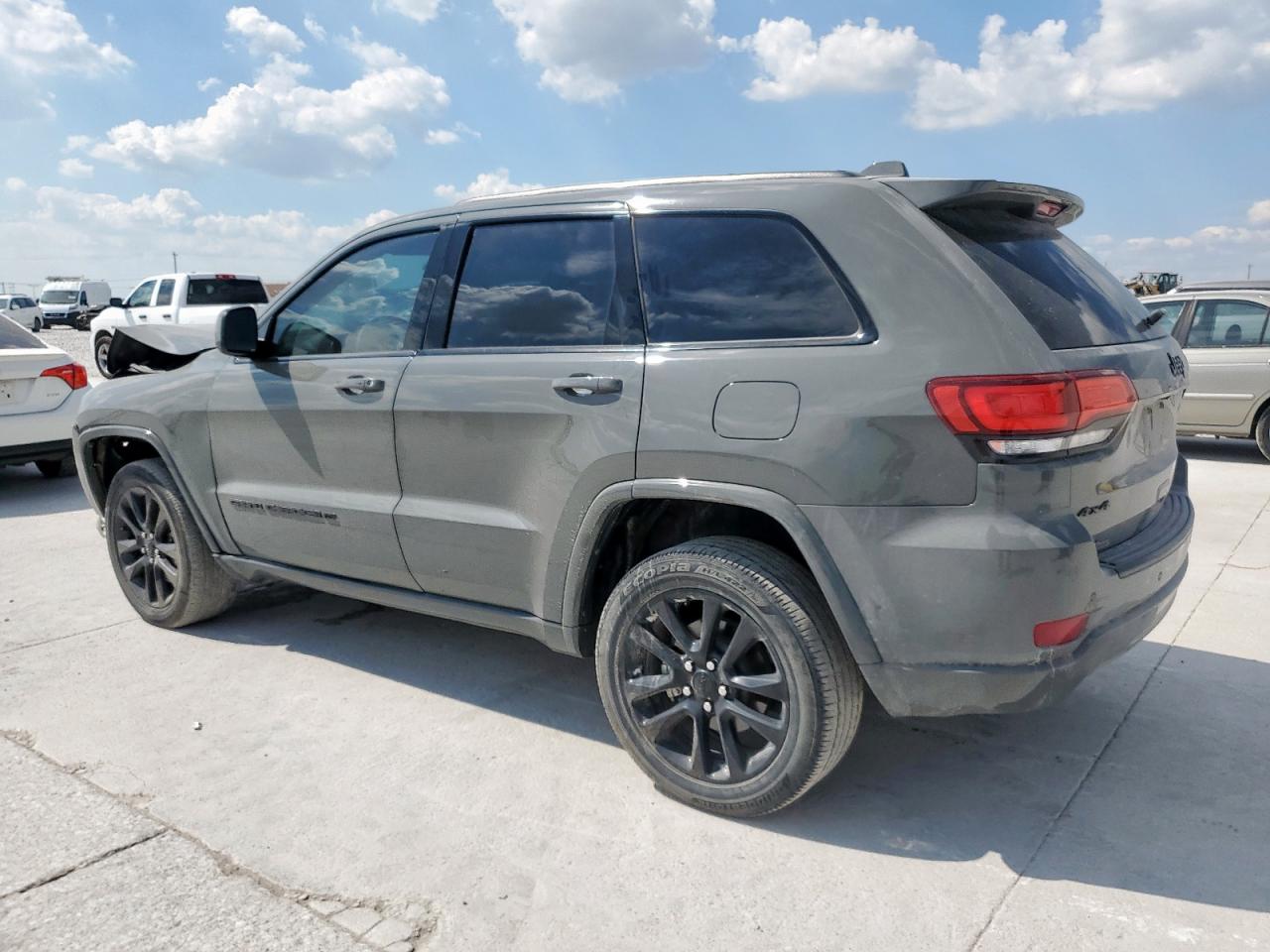 2022 JEEP GRAND CHEROKEE LAREDO E photo 4