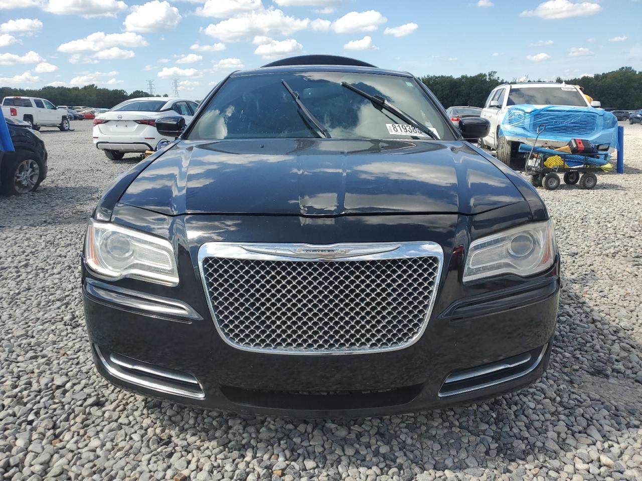 2014 CHRYSLER 300 photo 9