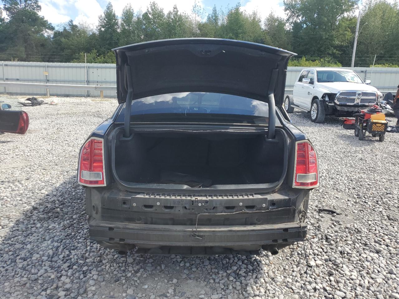 2014 CHRYSLER 300 photo 11