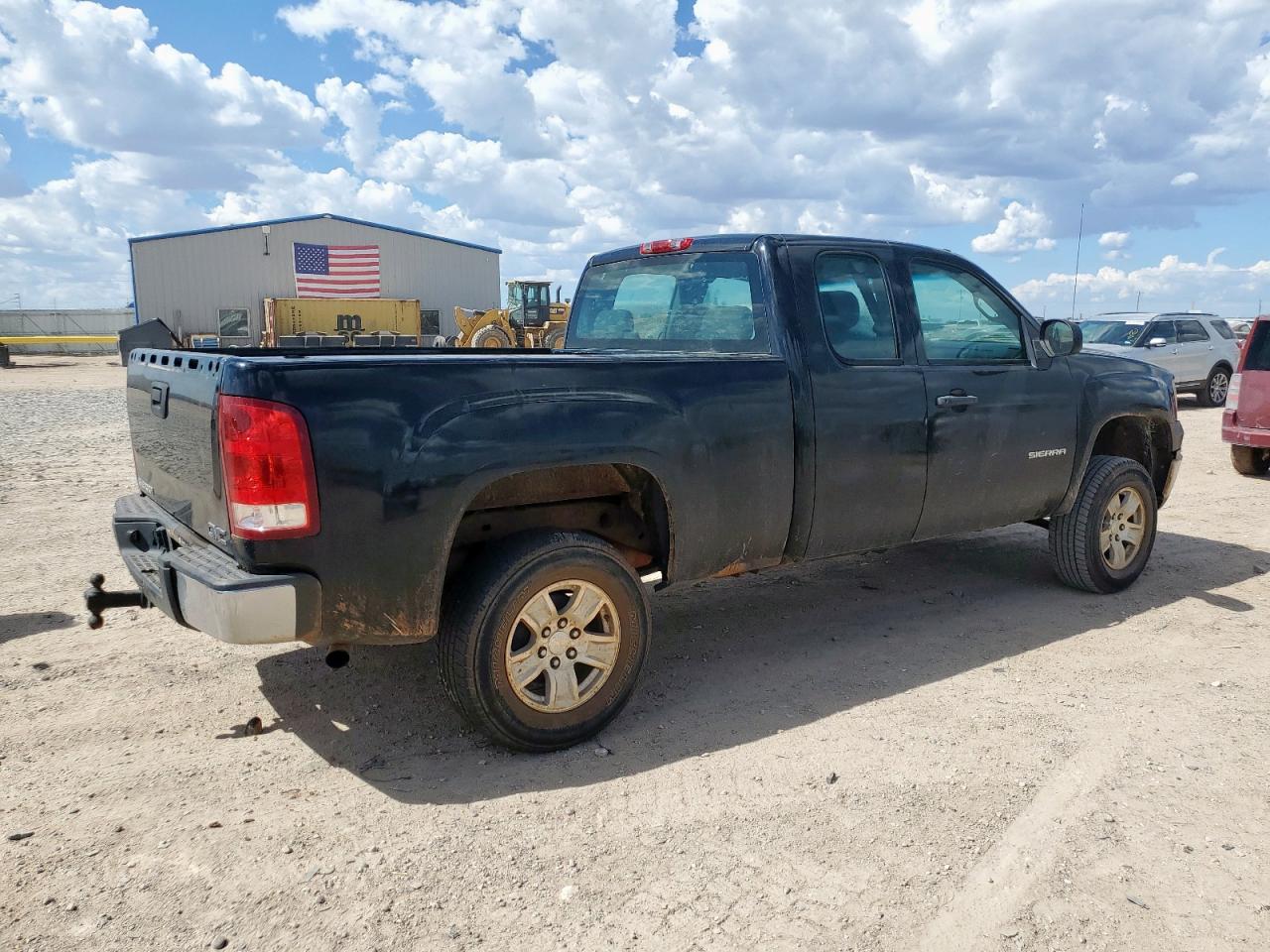 2011 GMC SIERRA photo 3