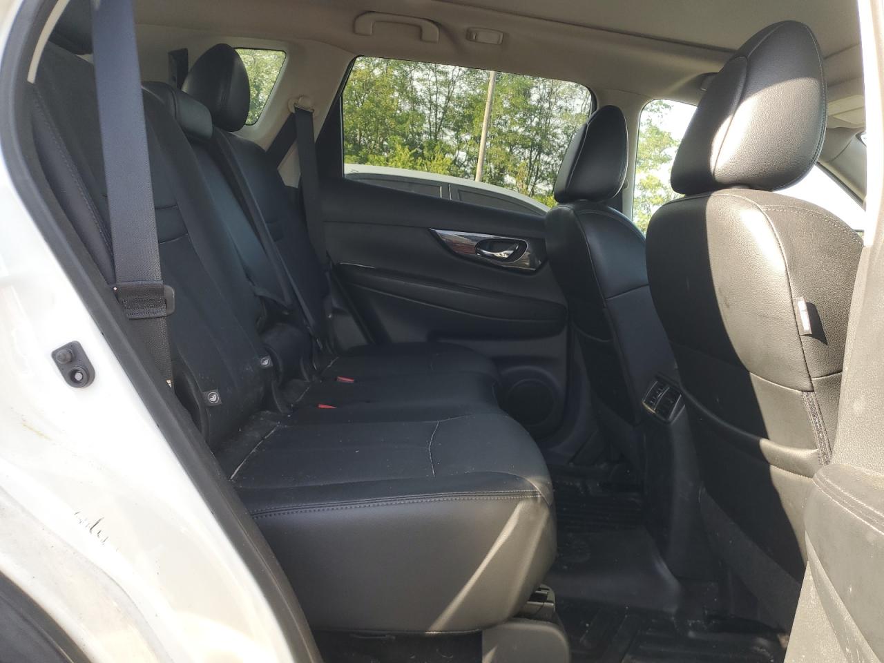 2017 NISSAN ROGUE SV photo 11
