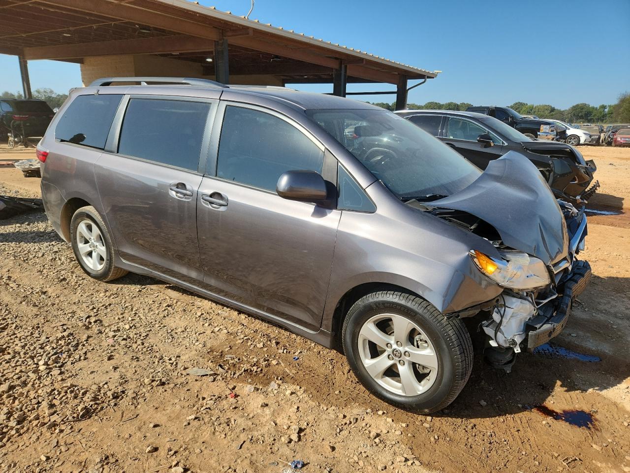 2020 TOYOTA SIENNA photo 4